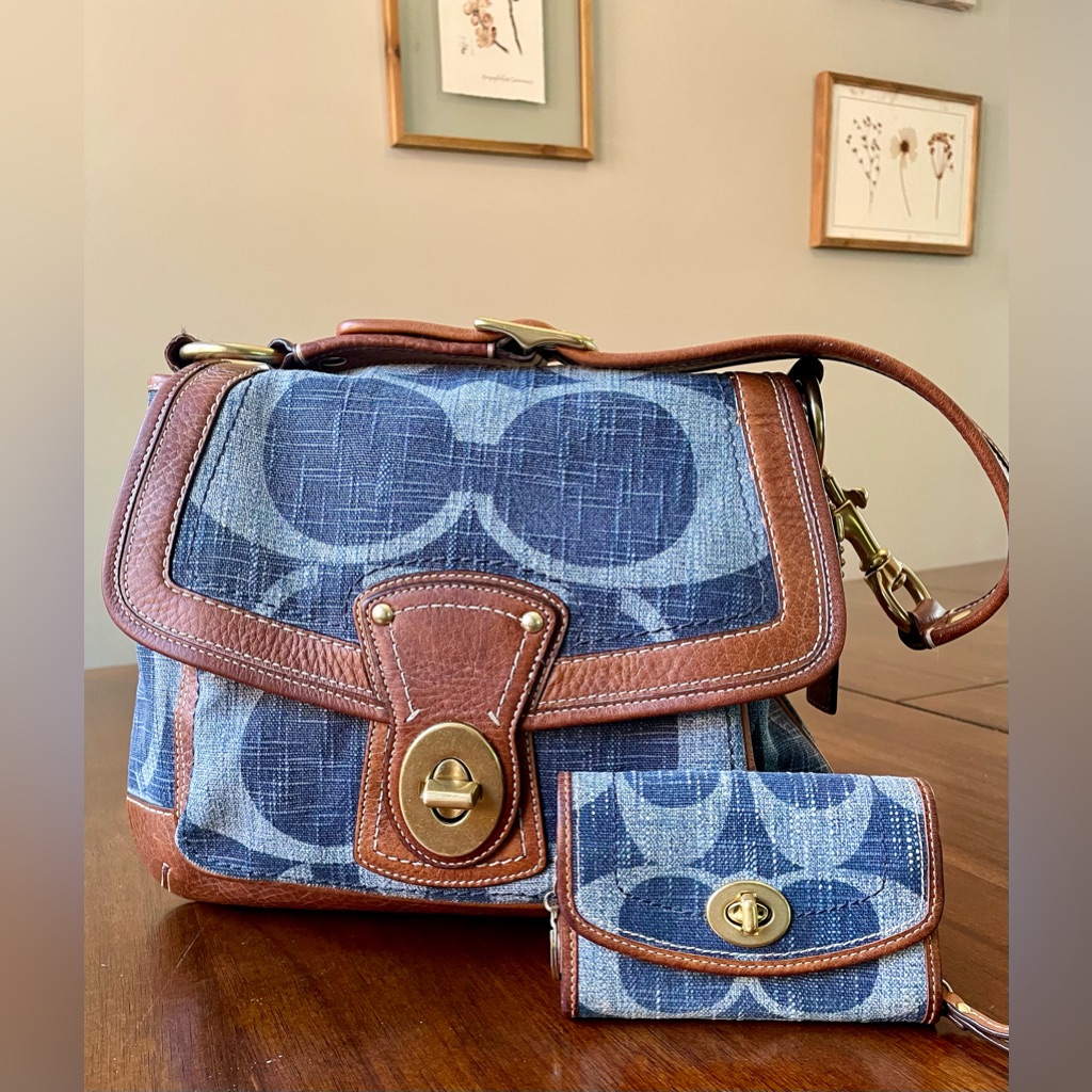 バッグ Coach Legacy Denim Bag + Matching Wallet 66e052132839bca5ae761e57.jpg